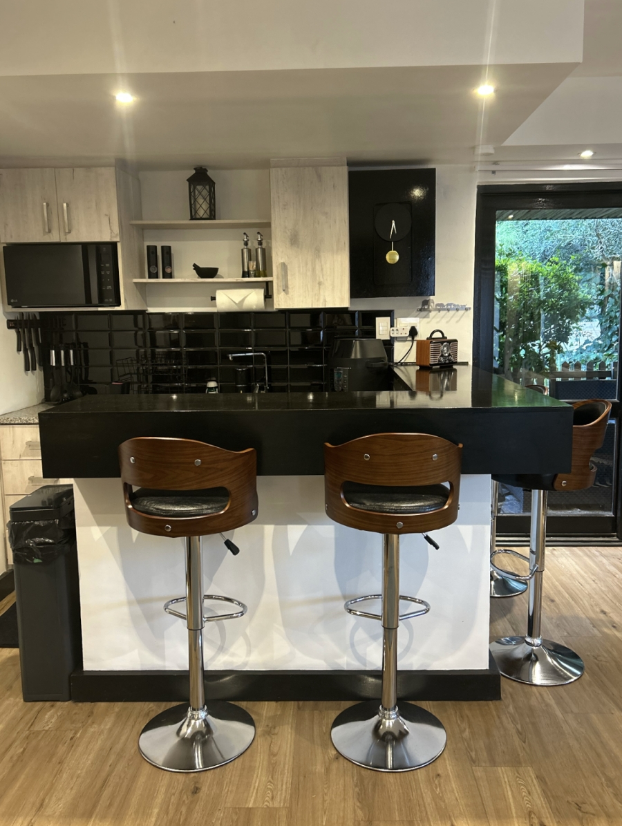 To Let 2 Bedroom Property for Rent in Hout Bay Western Cape